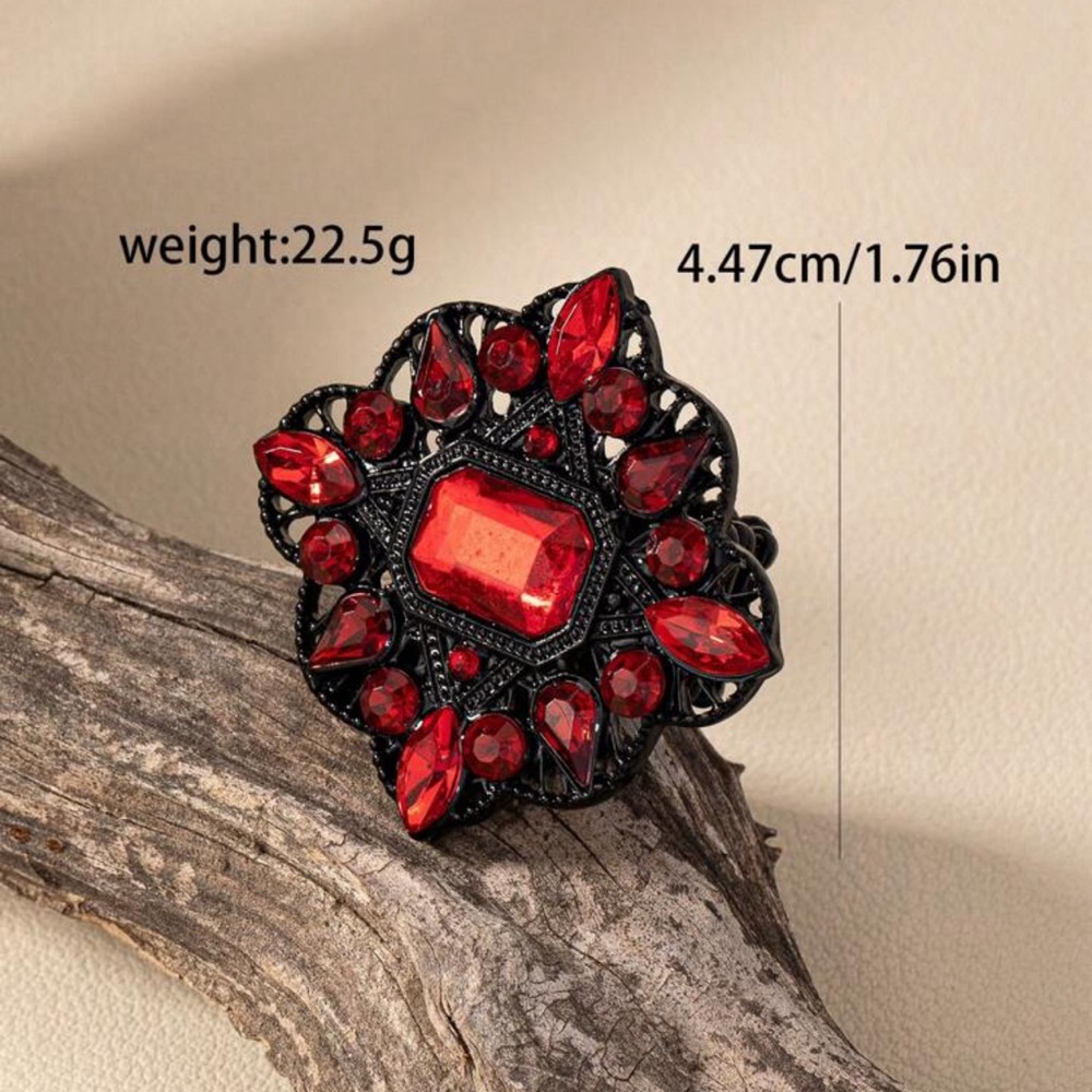 Red Rhinestone Vintage Style Ring - Picture 2 of 4